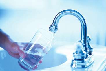 Des microparticules de plastique dans l&rsquo;eau des robinets