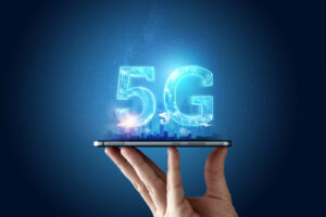 En-matiere-denvironnement-denergie-opposants-5G-deplorent-labsence-evaluation-environnementale_0_1400_933